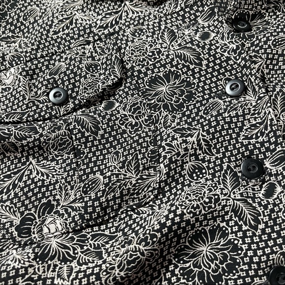 Sag Harbor Petite size small vintage black & white floral button down shirt EUC - Picture 5 of 13